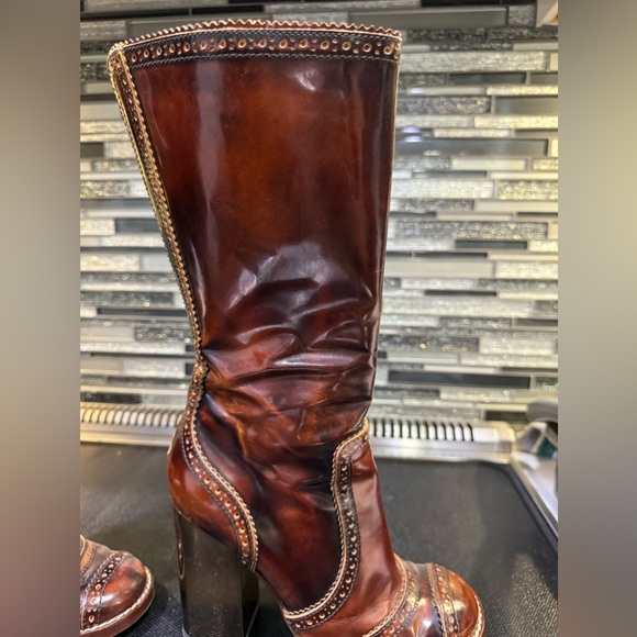 Dolce & Gabbana Fall 2008 high heel boots. Preowned. Brown. - Picture 8 of 12